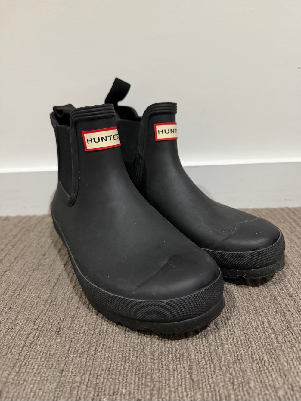 Hunter Black Chelsea Rain Boots with Red Logo